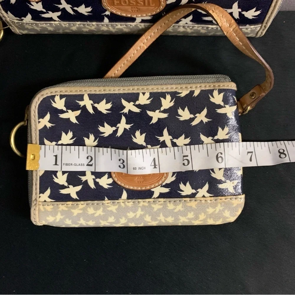 Fossil Blue and Beige Bird Pattern Wristlet